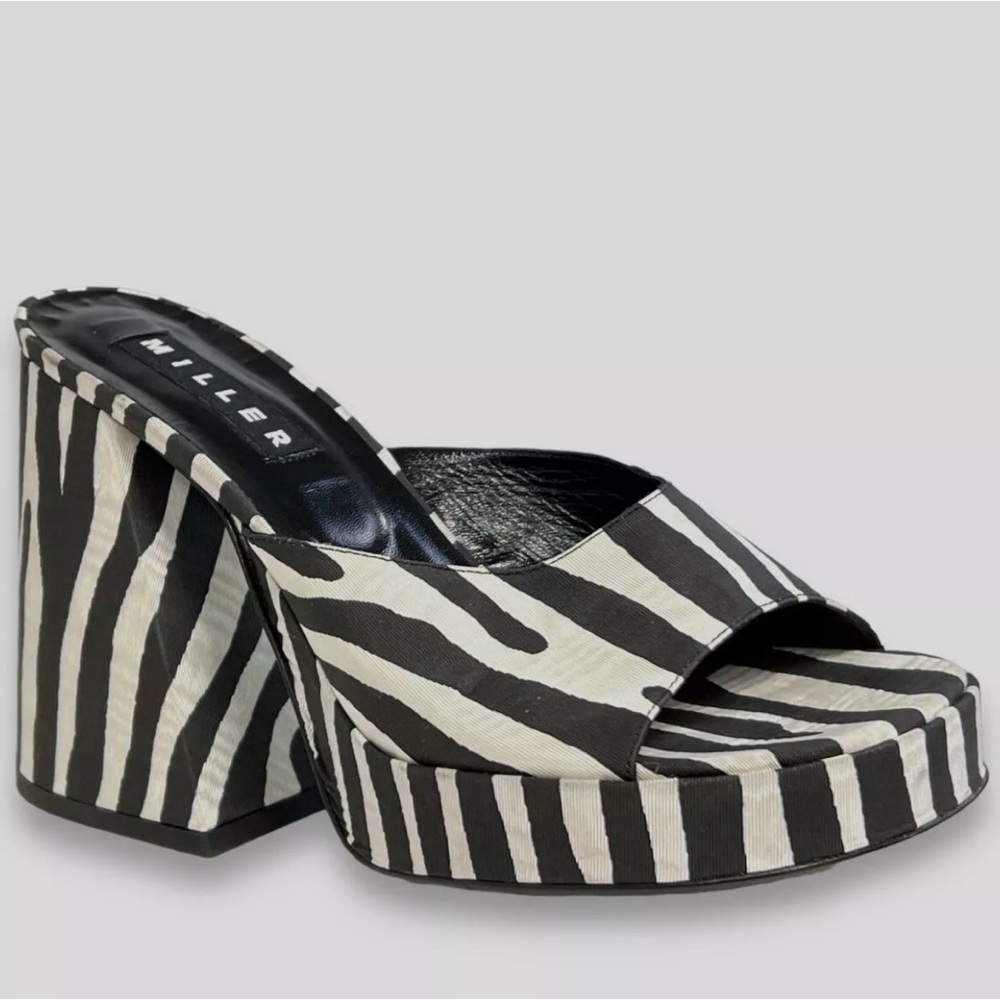 NWOB Simon Miller zebra heel